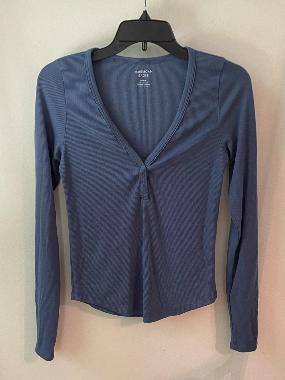 American Eagle | NWOT | Blue Long Sleeve Henley T-shirt